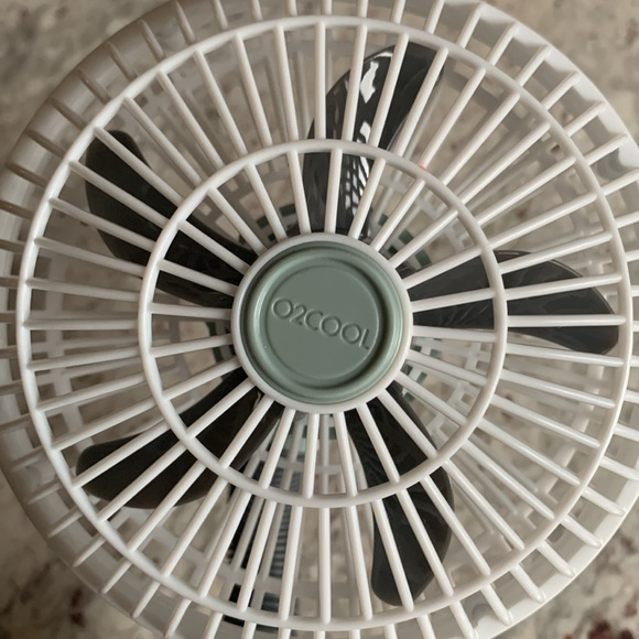O2COOL Clip On Portable Fan - Picture 6 of 9